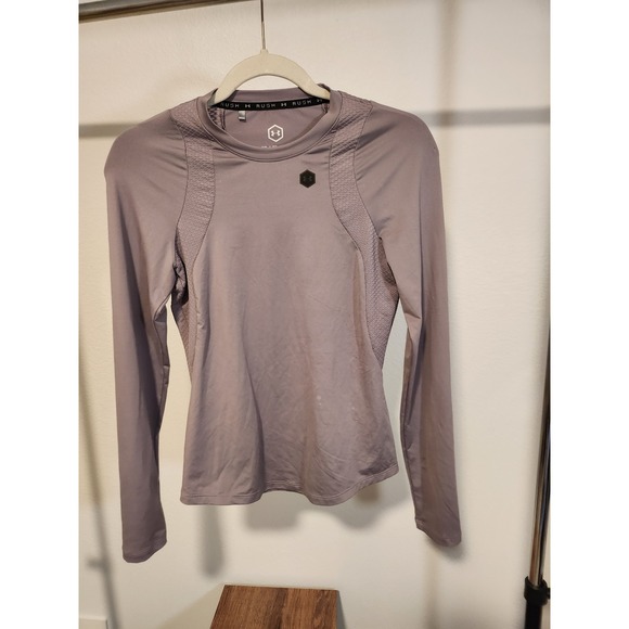 Under Armour Rush HeatGear Long Sleeve Fitted Top Athletic Shirt XS - Picture 1 of 2